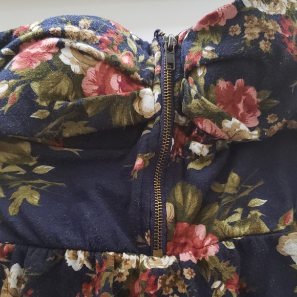 Top - Picture 2 of 3